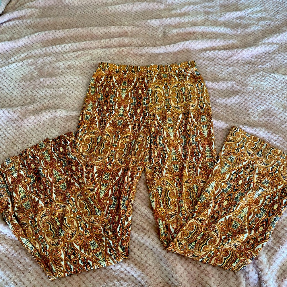 Free people pull on, stretch, flare, pants, size small, paisley